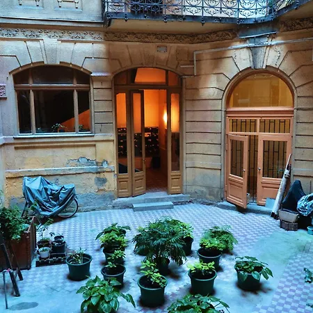 Stylish Vintage Glam * Budapeszt